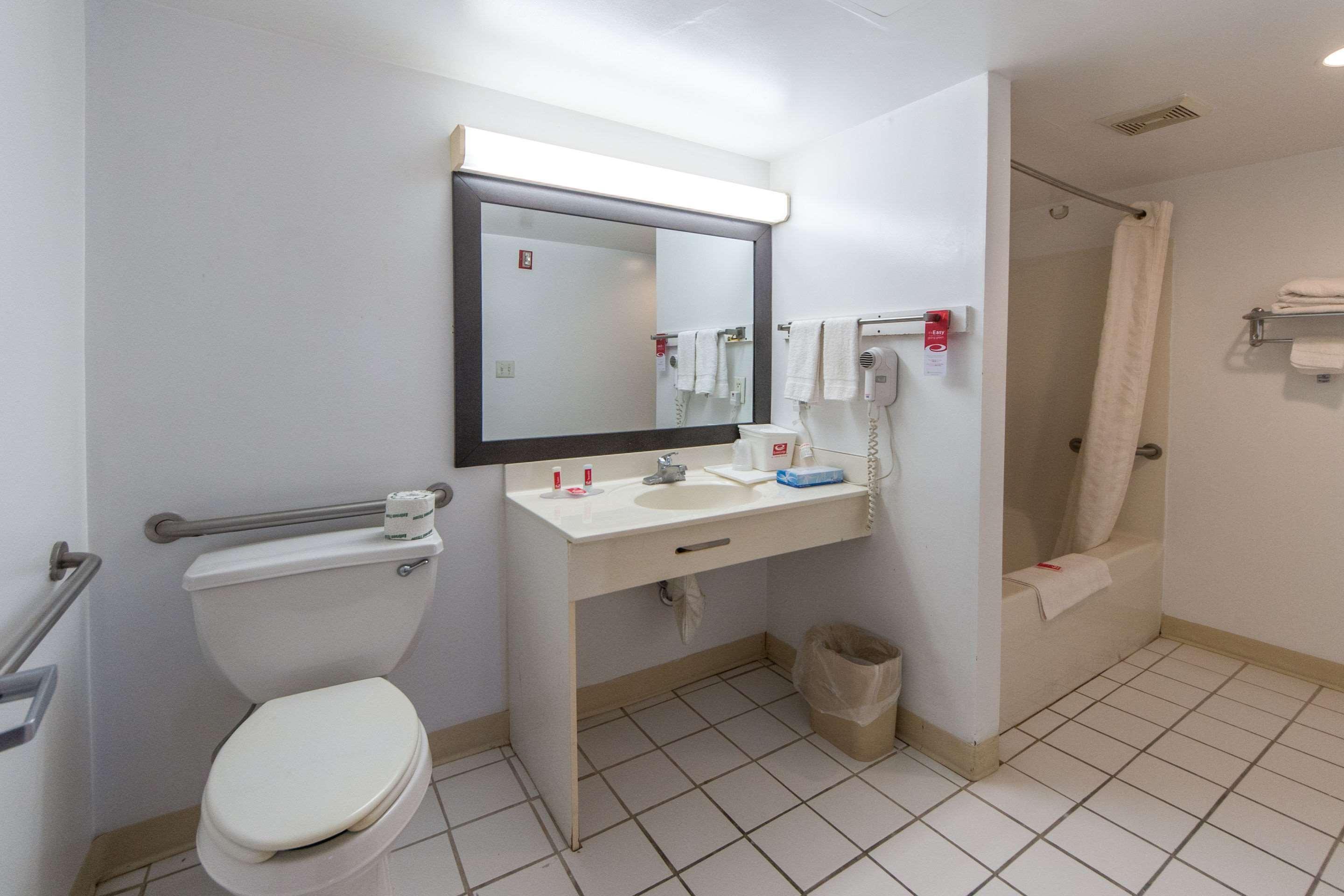 Econo Lodge Ruther Glen Bagian luar foto