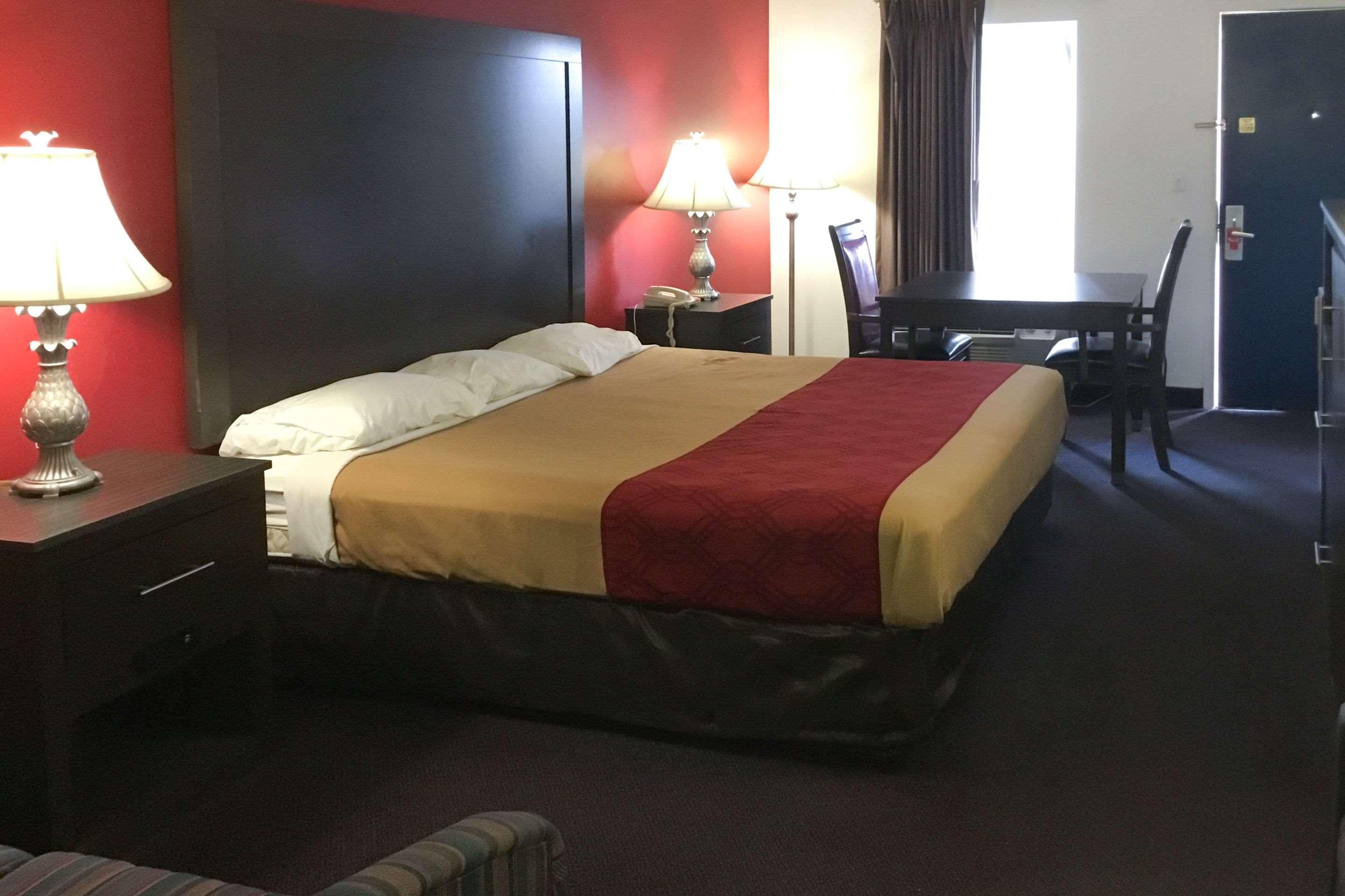 Econo Lodge Ruther Glen Bagian luar foto