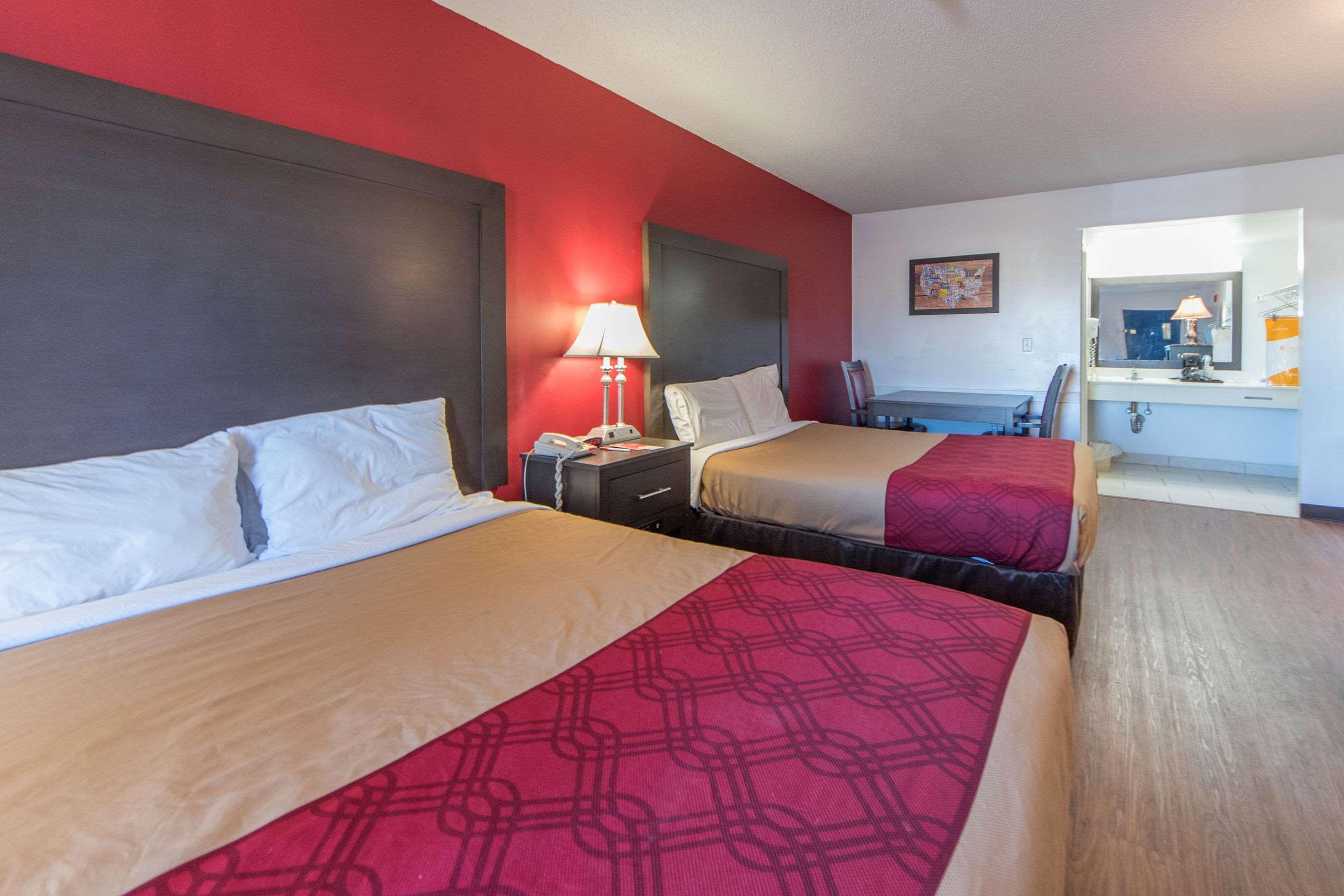 Econo Lodge Ruther Glen Bagian luar foto