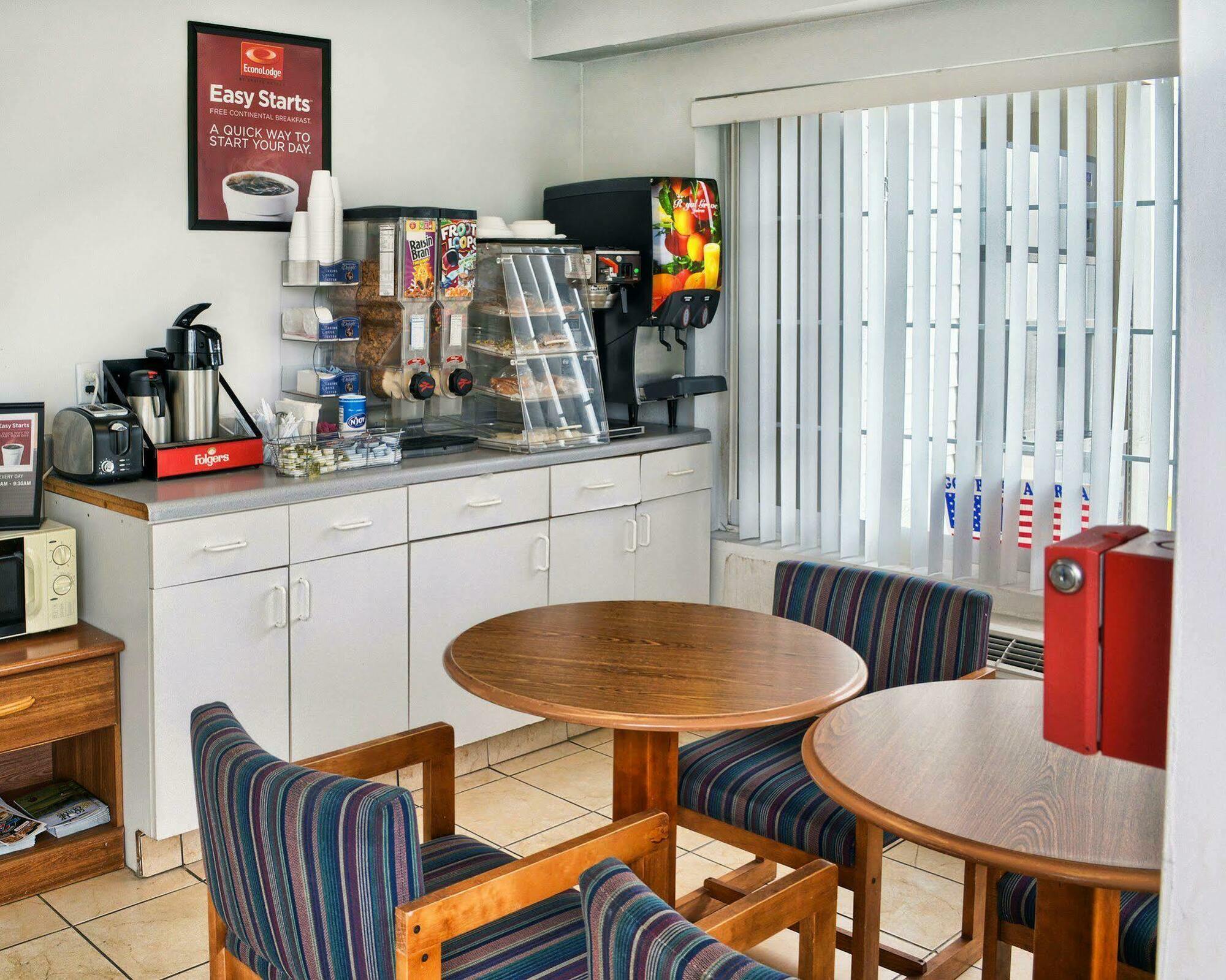 Econo Lodge Ruther Glen Bagian luar foto
