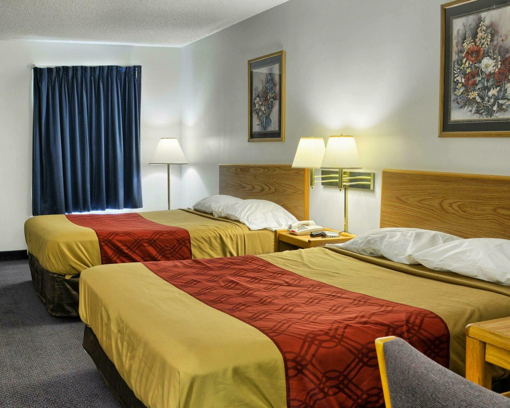 Econo Lodge Ruther Glen Bagian luar foto
